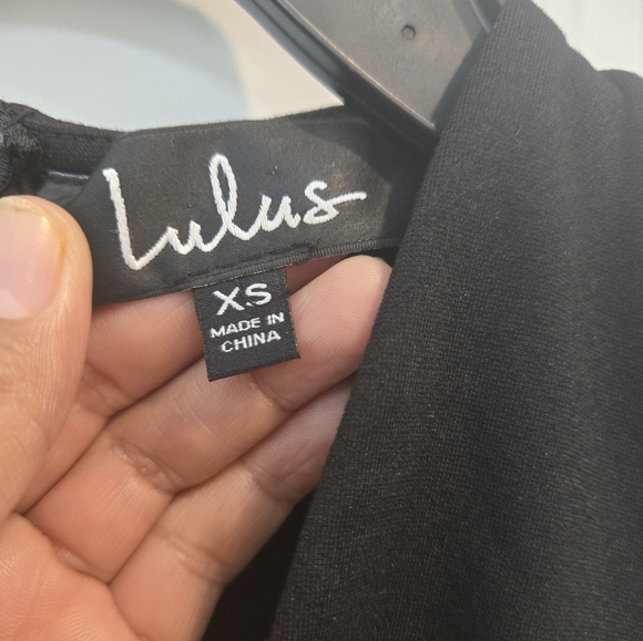 Elegant‎ Black Dress - Picture 3 of 7